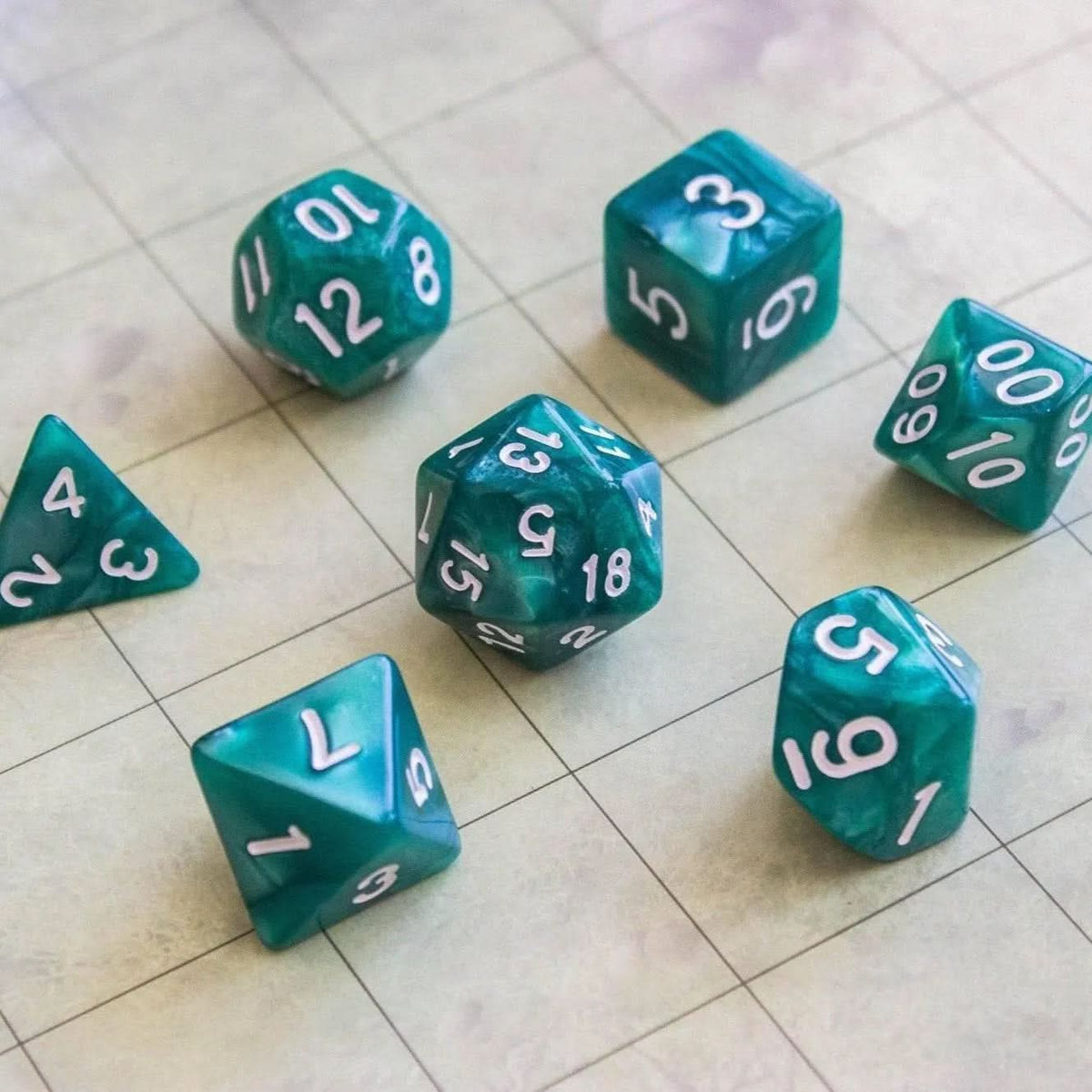 Pearl Hunter Green Dice